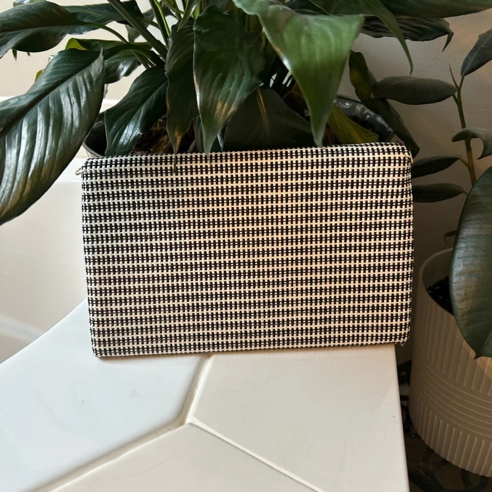 Stella & Dot City Slim Clutch-Crosshatch Raffia Black/White Brand - Picture 4 of 4